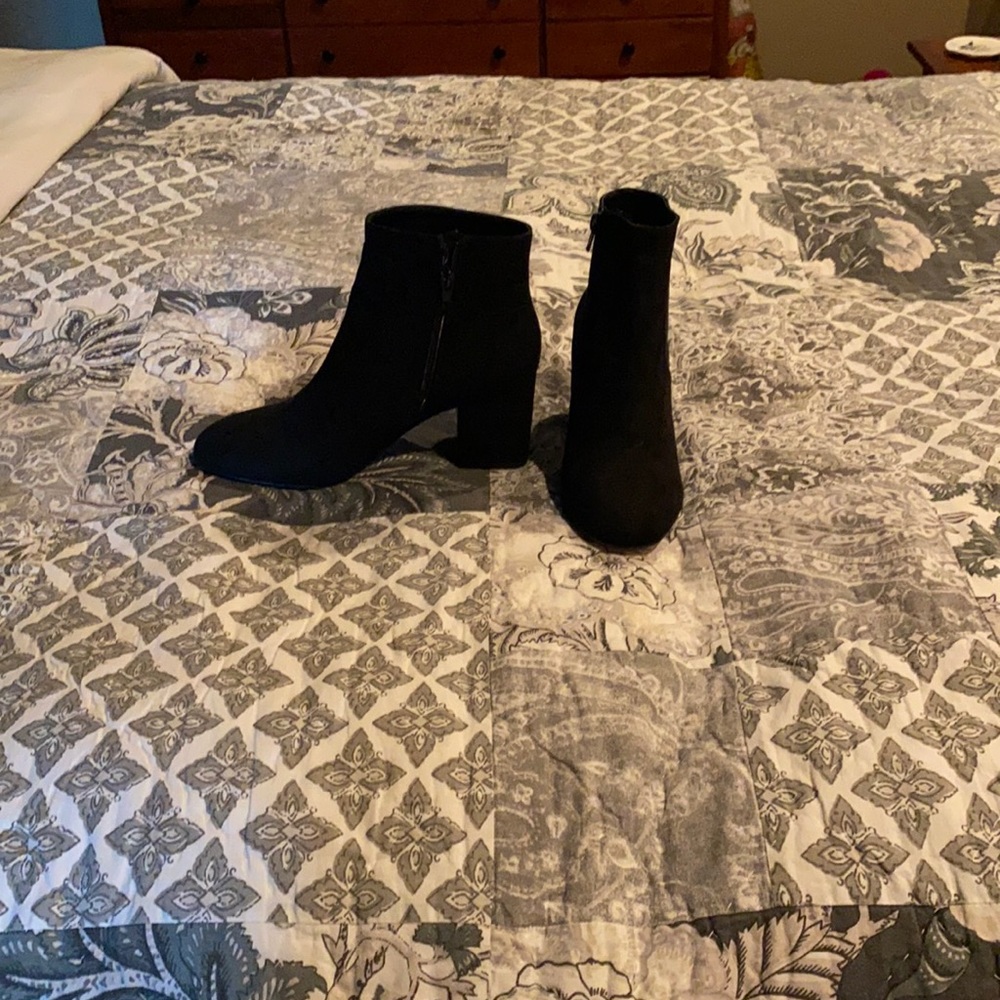 Loft Black boots